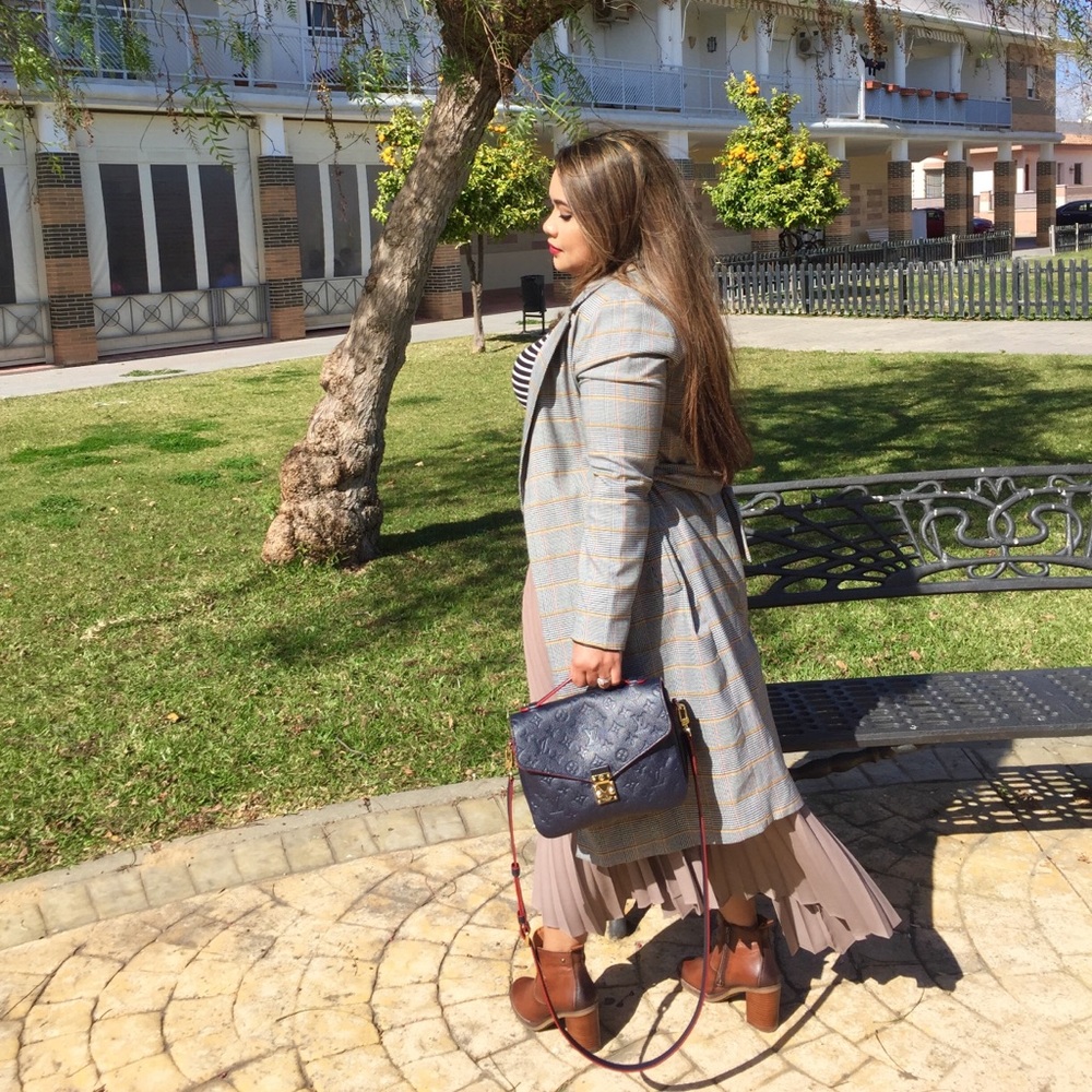 Meet Your Seller😊 - Picture 10 of 16